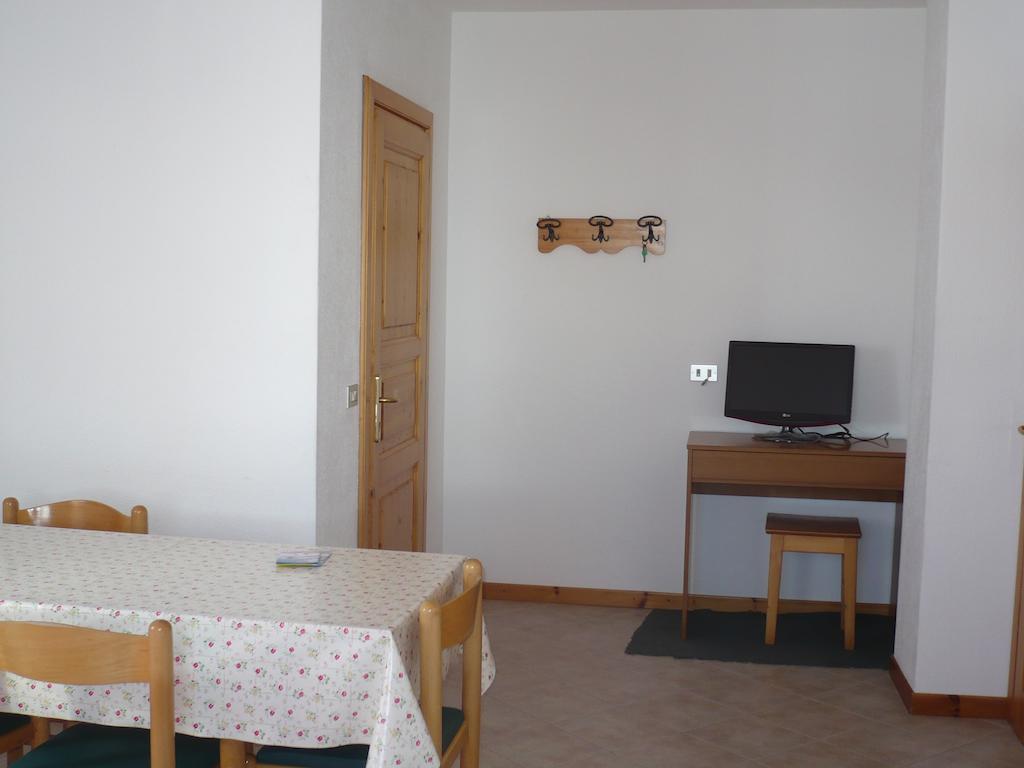 Casa Gembre Apartman Livigno Szoba fotó
